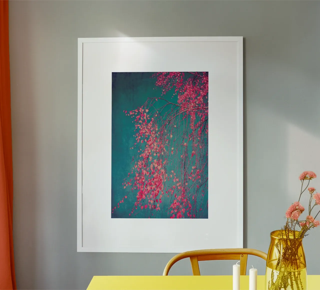 Albero - Betulla Sussurri di Rosa poster con telaio in plastica da Ingrid Beddoes