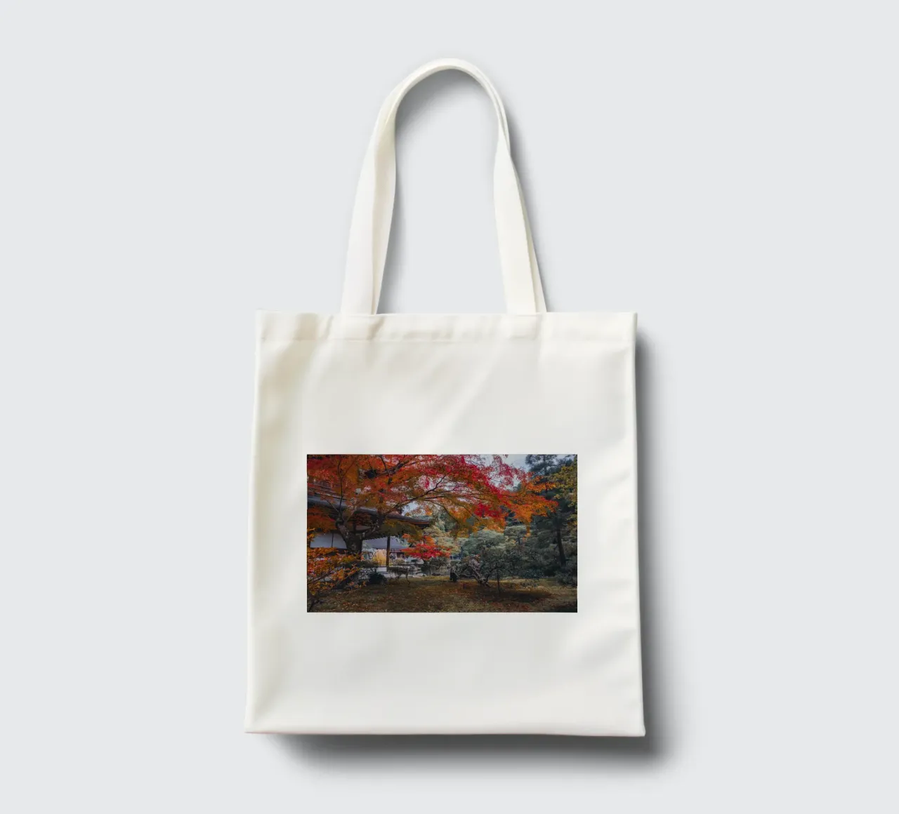 Autumn Temple in Kyoto, Japan borsa in juta da Marcel Bisig