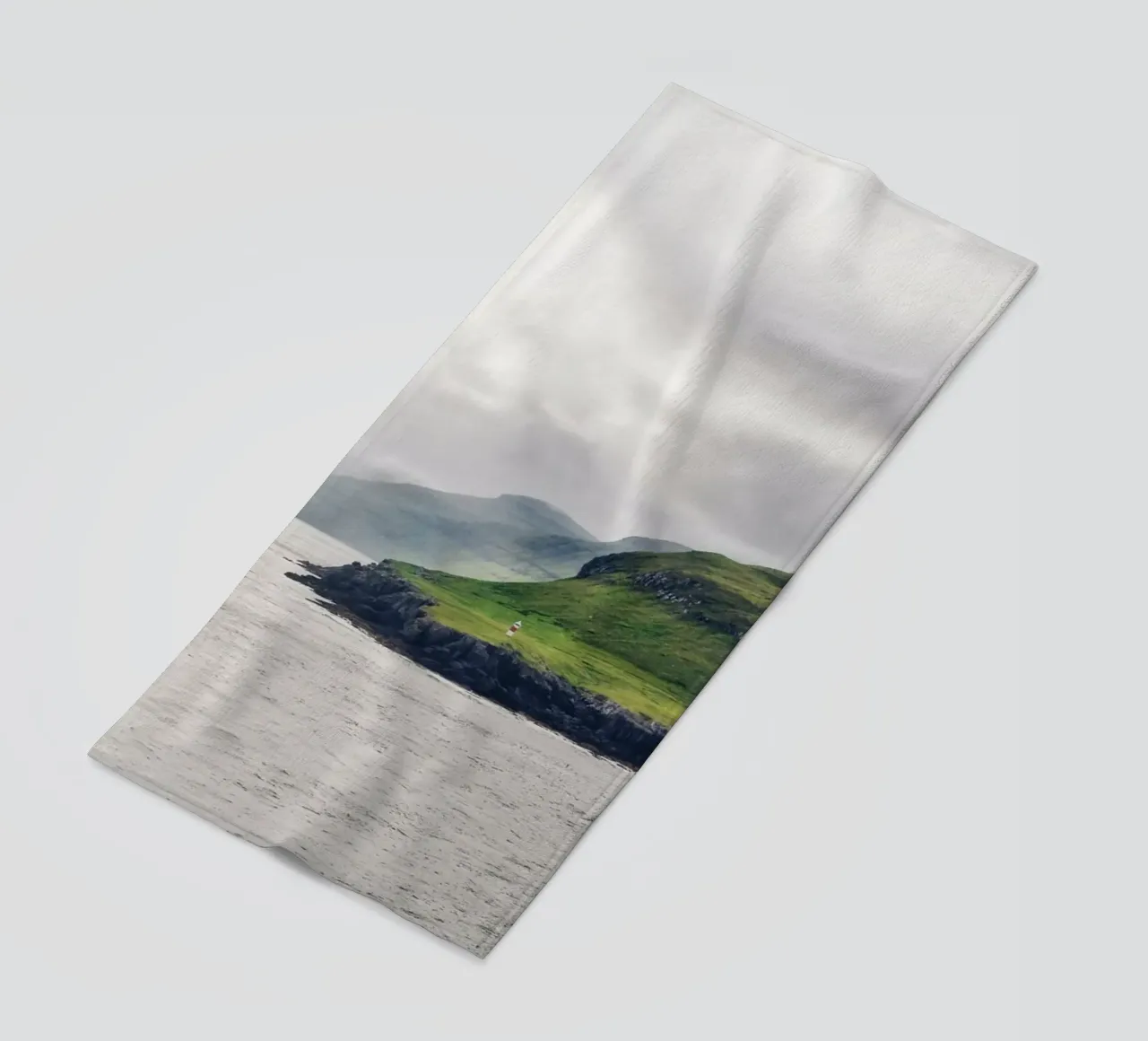 Faroes #04: discover solitude - faroe islands lighthouse telo mare da zenitt