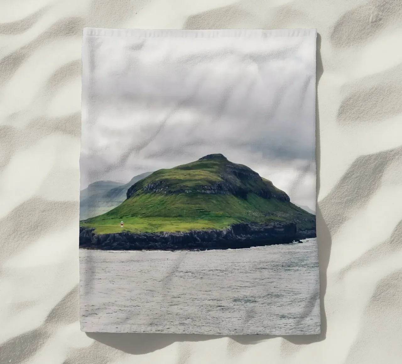 Faroes #04: discover solitude - faroe islands lighthouse telo mare da zenitt
