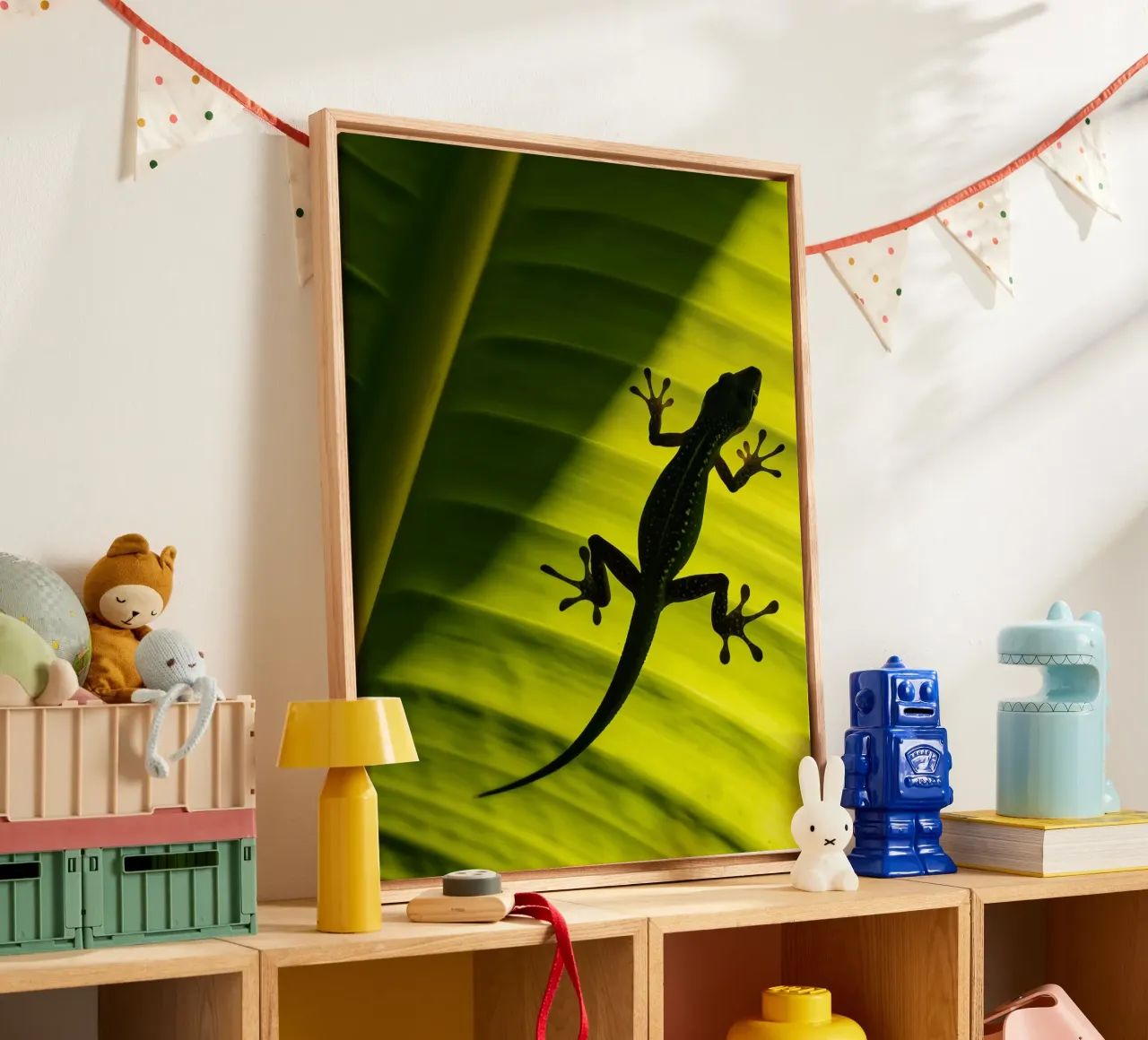Sagoma di geco su una foglia di banano verde tela da Autofocus