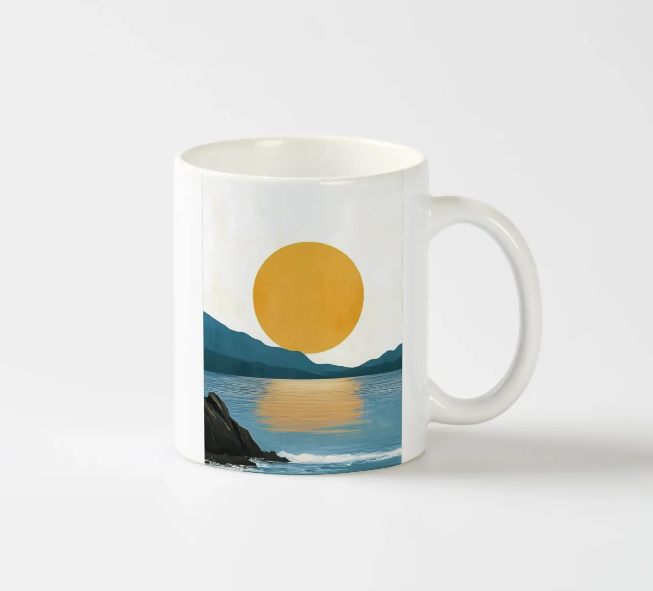Tramonto sulla costa rocciosa tazza in ceramica da Affiches Soleil & Déco Lumineuse – Sunny
