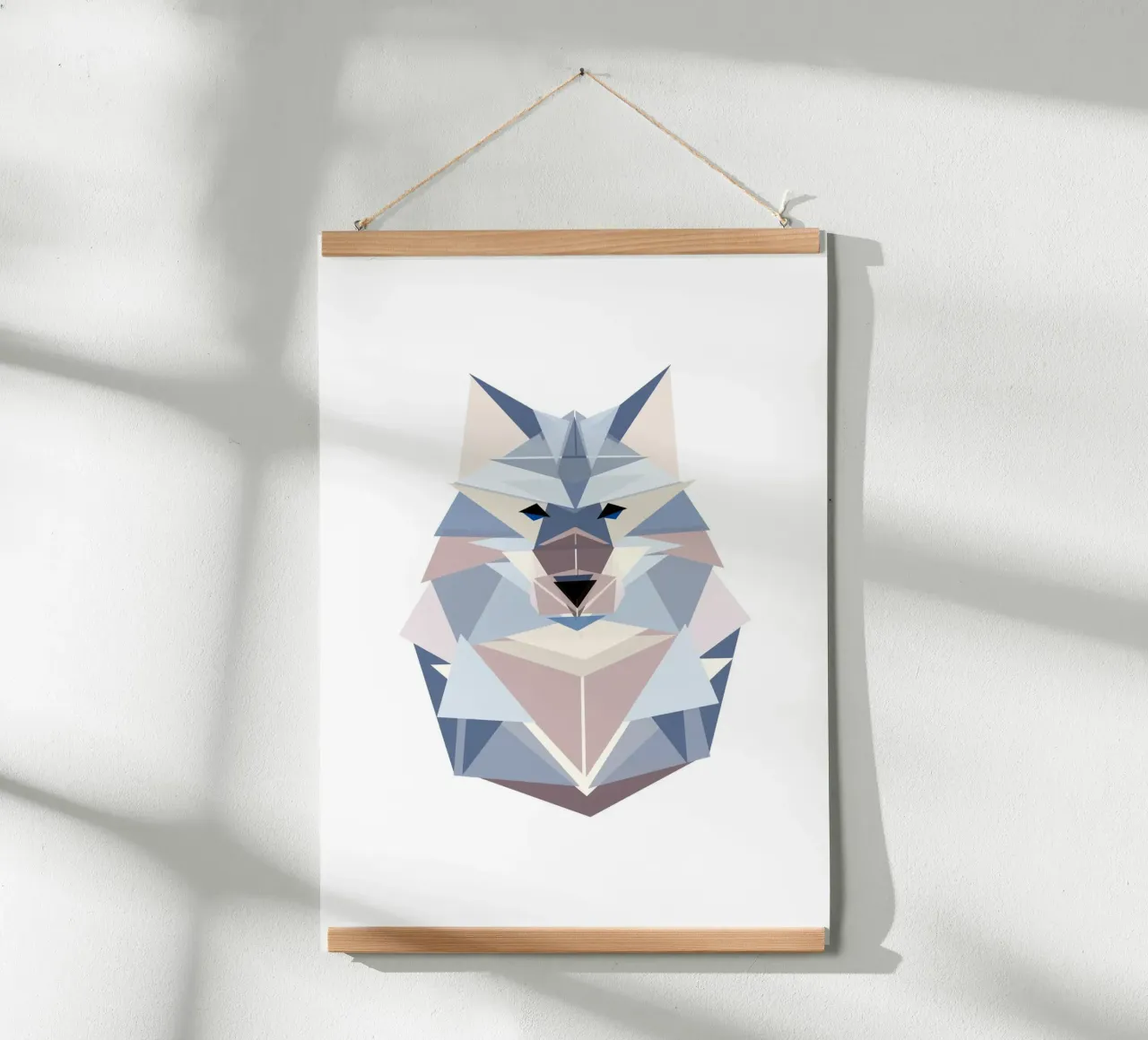 Geometrischer Wolf poster con telaio in legno da BAINAI
