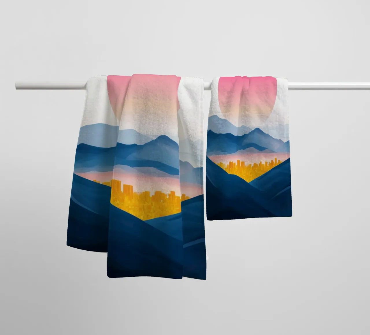 Città d'oro nella valle asciugamano da bagno da Affiches Soleil & Déco Lumineuse – Sunny