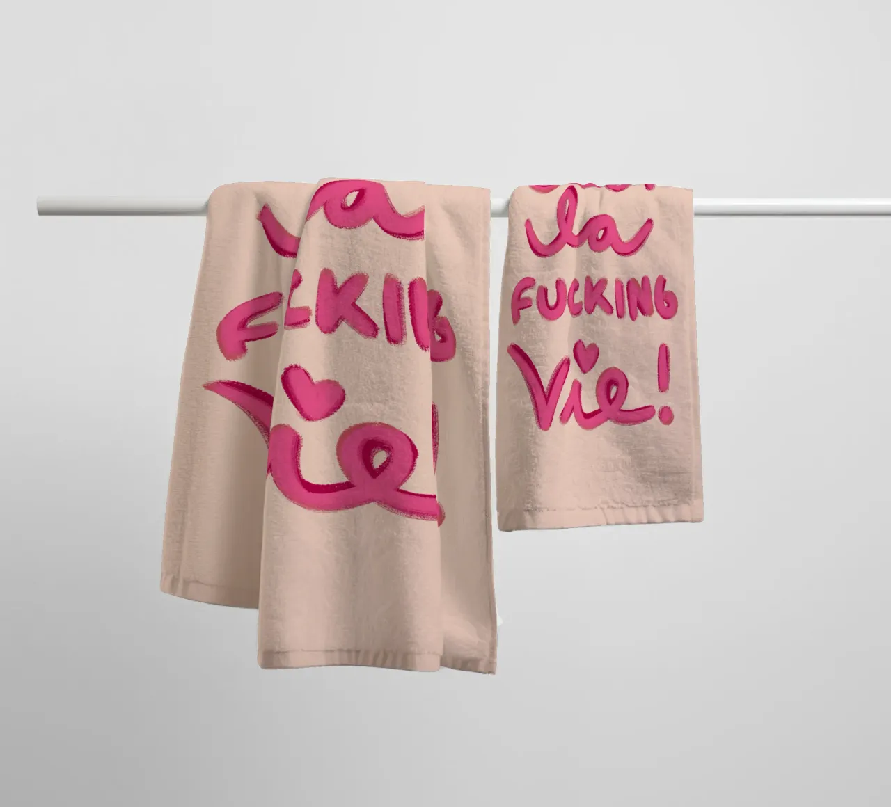 C'est la f*ucking vie! asciugamano da bagno da Illustration Raissa Oltmanns