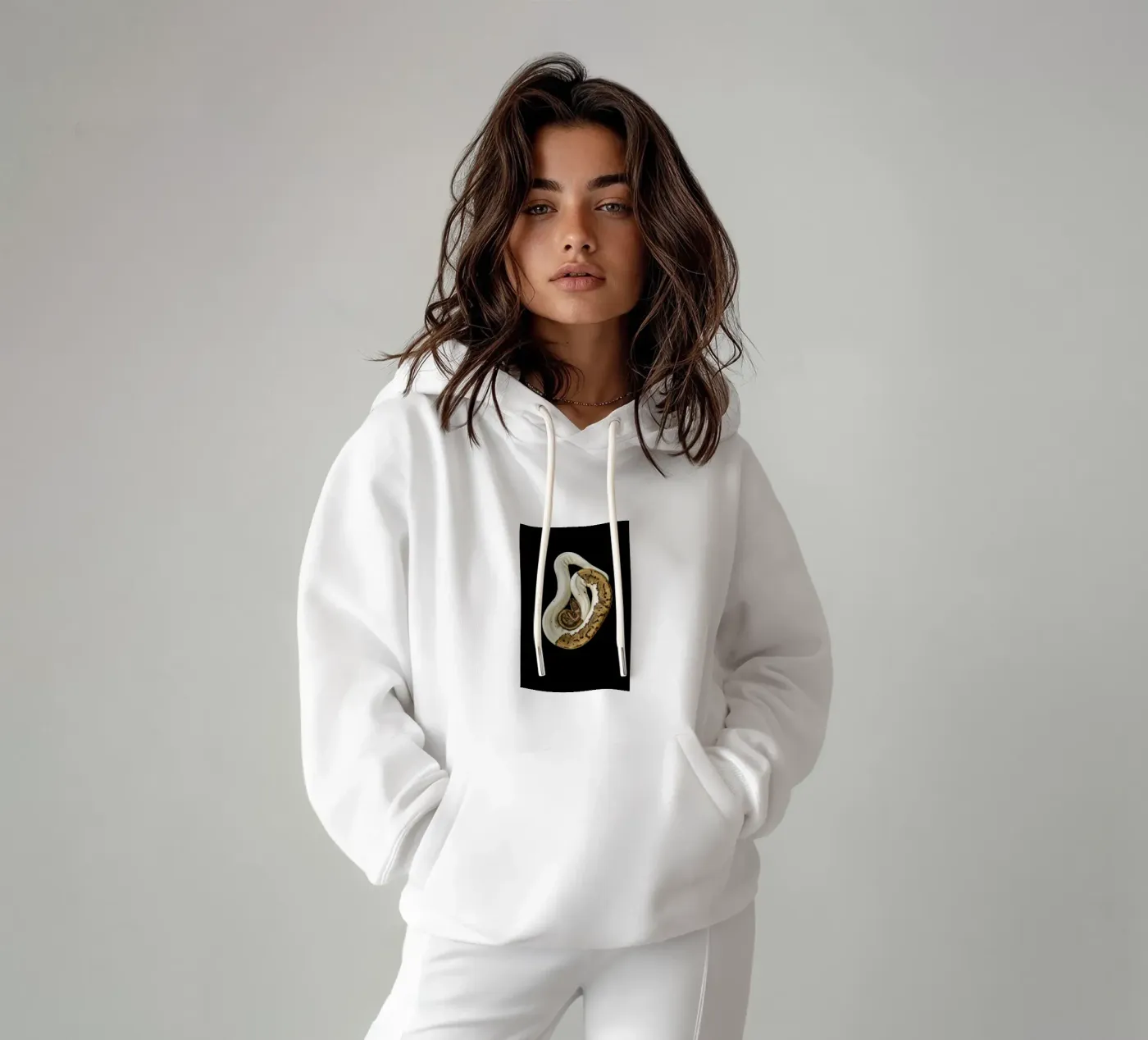 Bruine en witte python hoodie van Curious Collections by Marielle Leenders