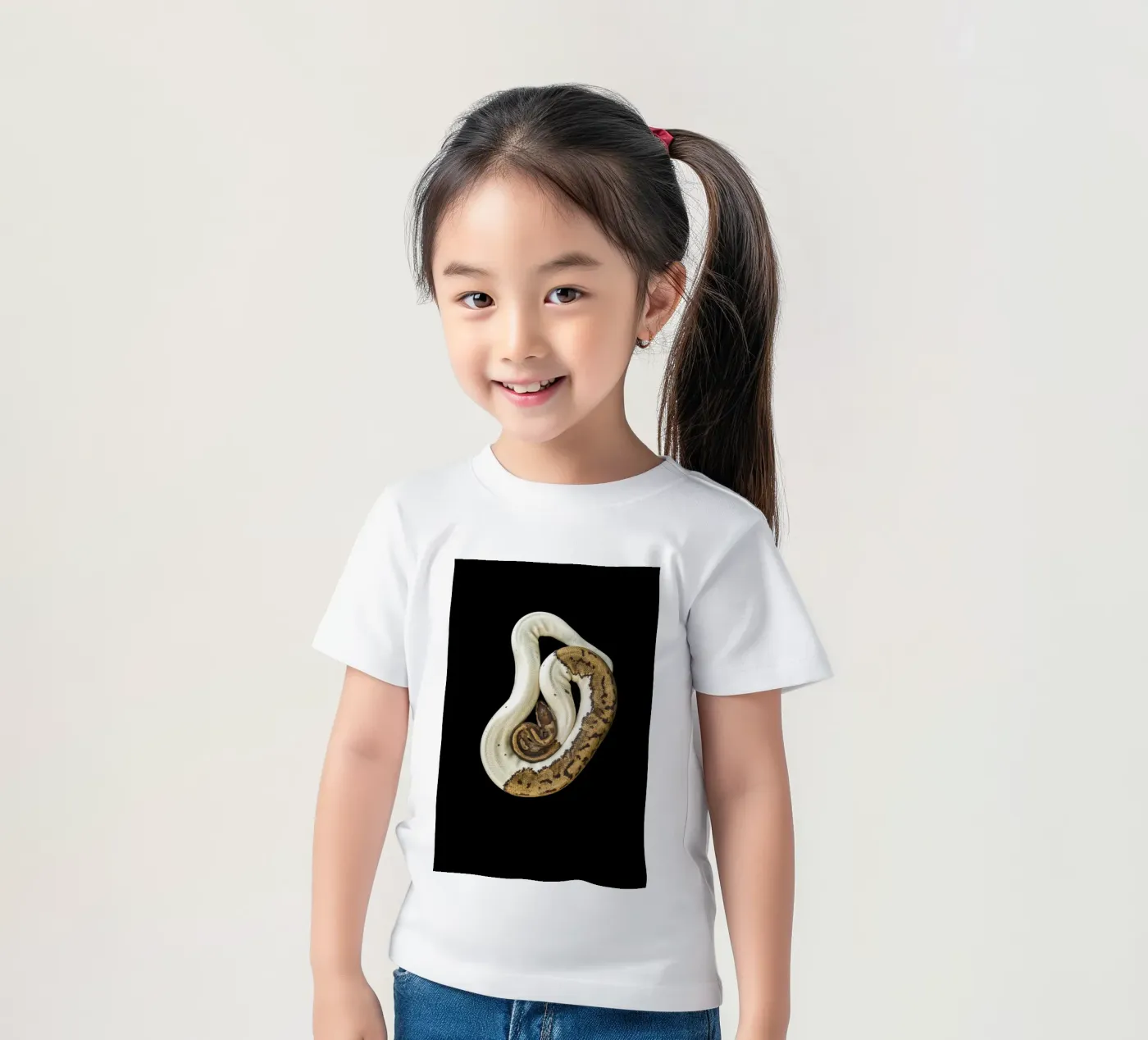 Braun & Weiß Python Kinder T-Shirt von Curious Collections by Marielle Leenders