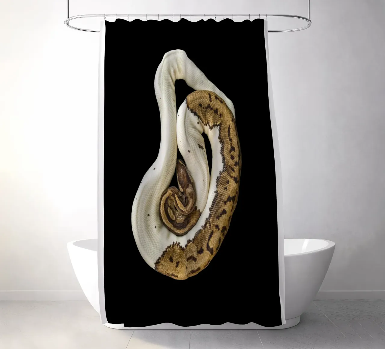 Braun & Weiß Python Duschvorhang von Curious Collections by Marielle Leenders