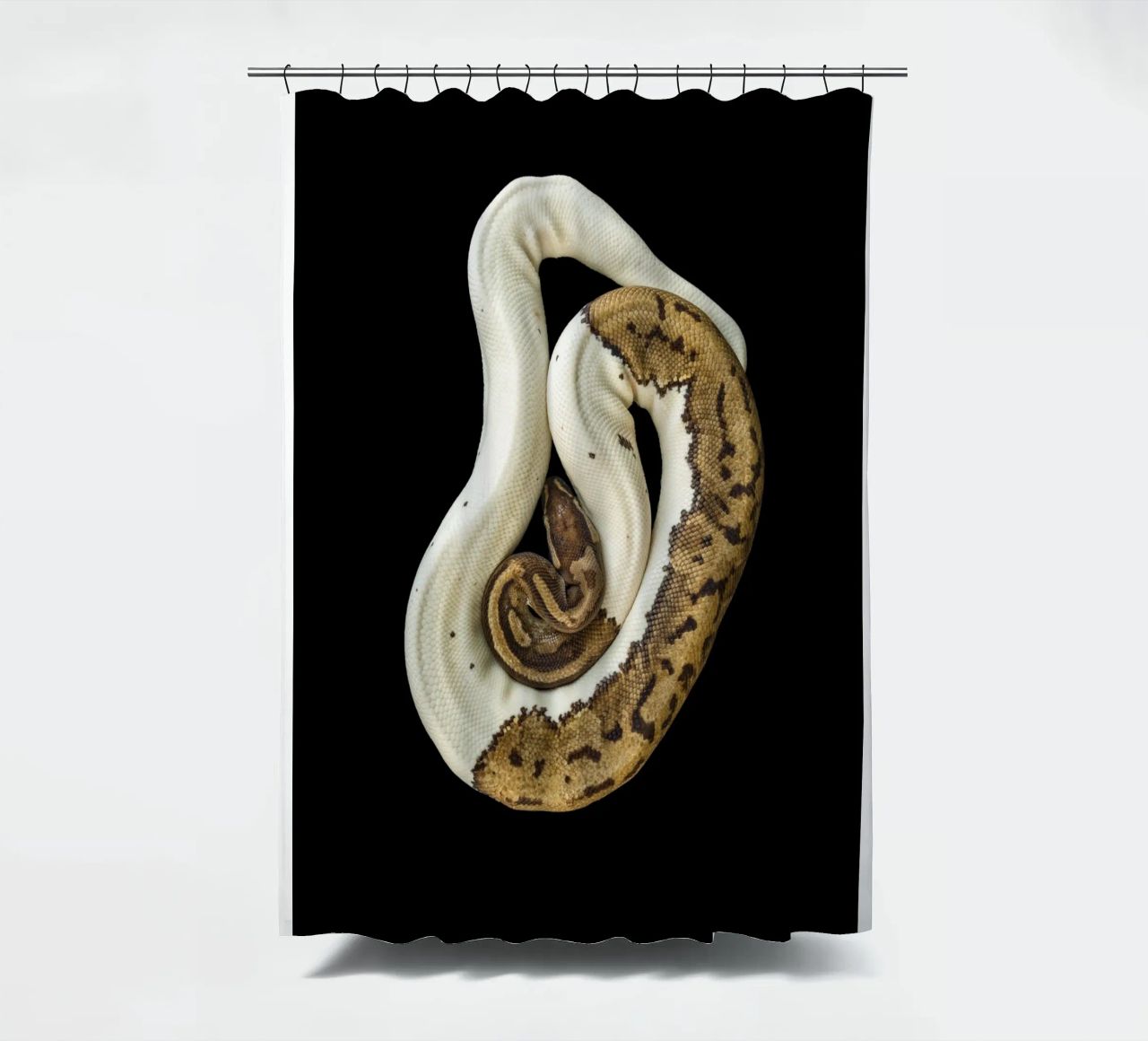 Braun & Weiß Python Duschvorhang von Curious Collections by Marielle Leenders
