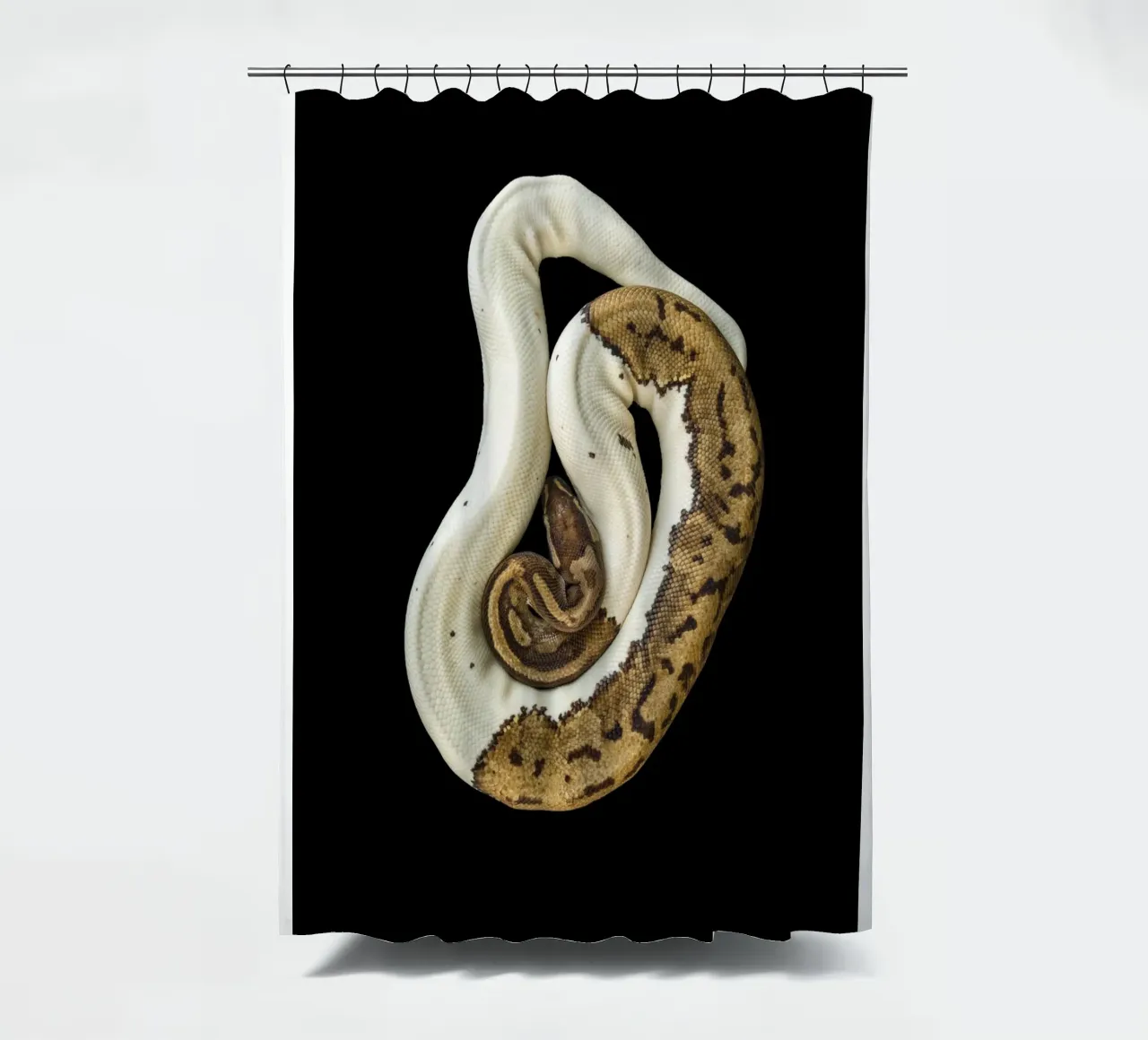 Braun & Weiß Python Duschvorhang von Curious Collections by Marielle Leenders