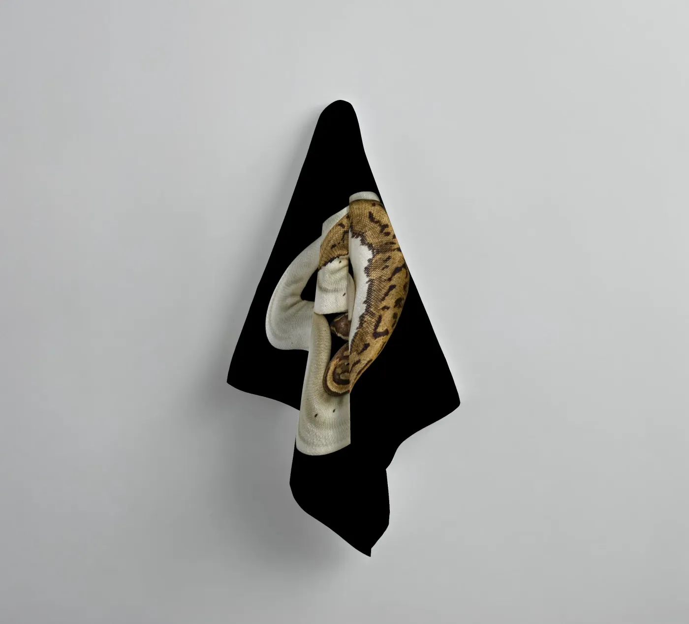 Brown & White Python badhanddoek van Curious Collections by Marielle Leenders