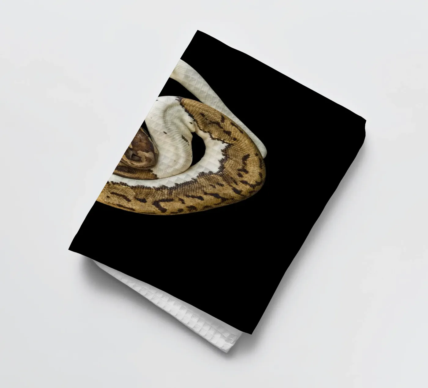 Bruine en witte python theedoek van Curious Collections by Marielle Leenders