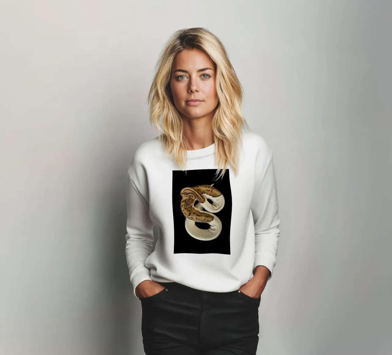Bruine en witte python sweatshirt van Curious Collections by Marielle Leenders