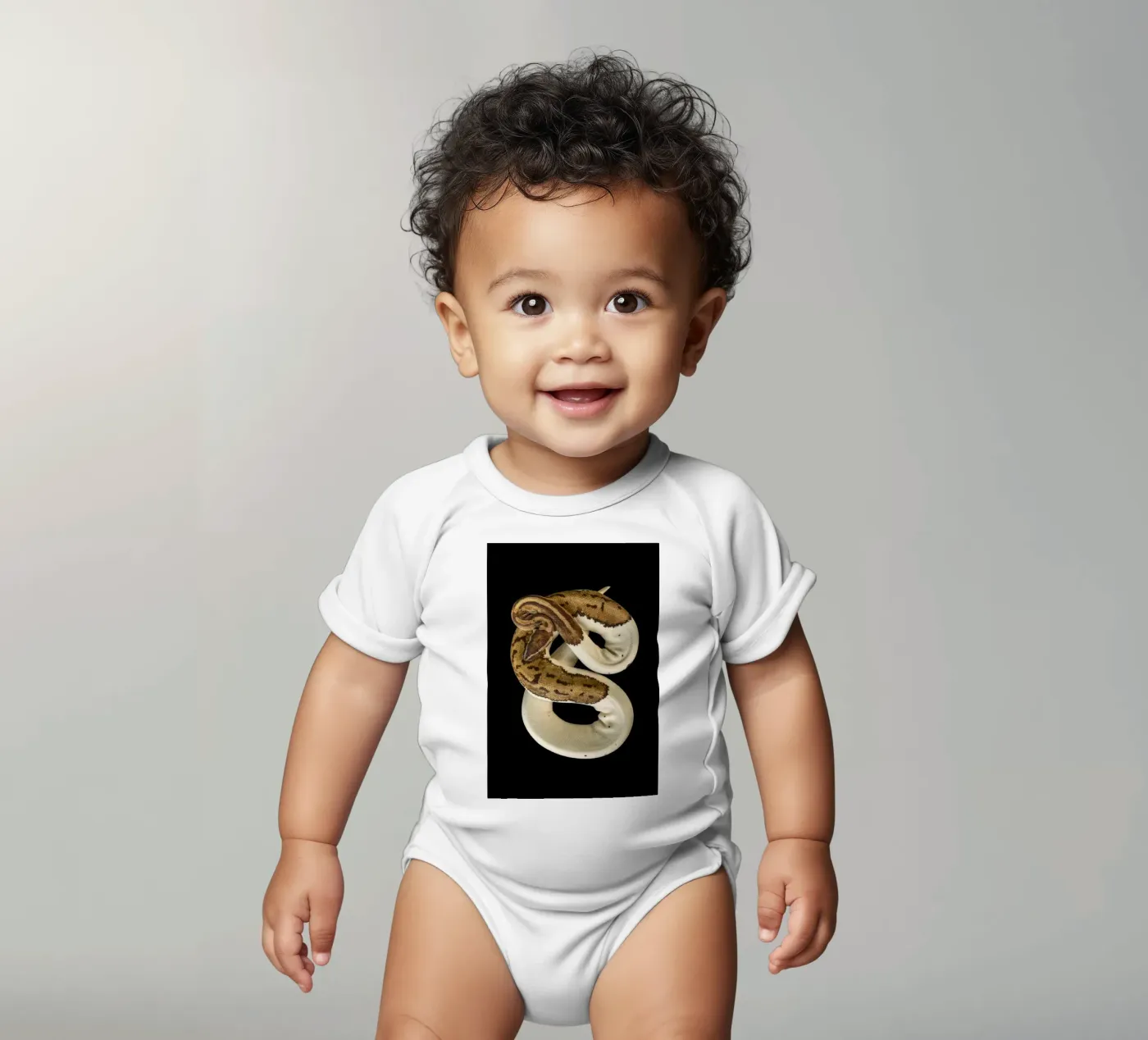 Python marron et blanc body bébé de Curious Collections by Marielle Leenders