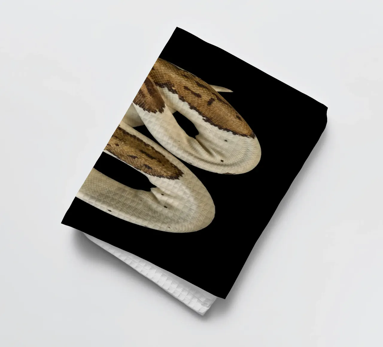 Bruine en witte python theedoek van Curious Collections by Marielle Leenders
