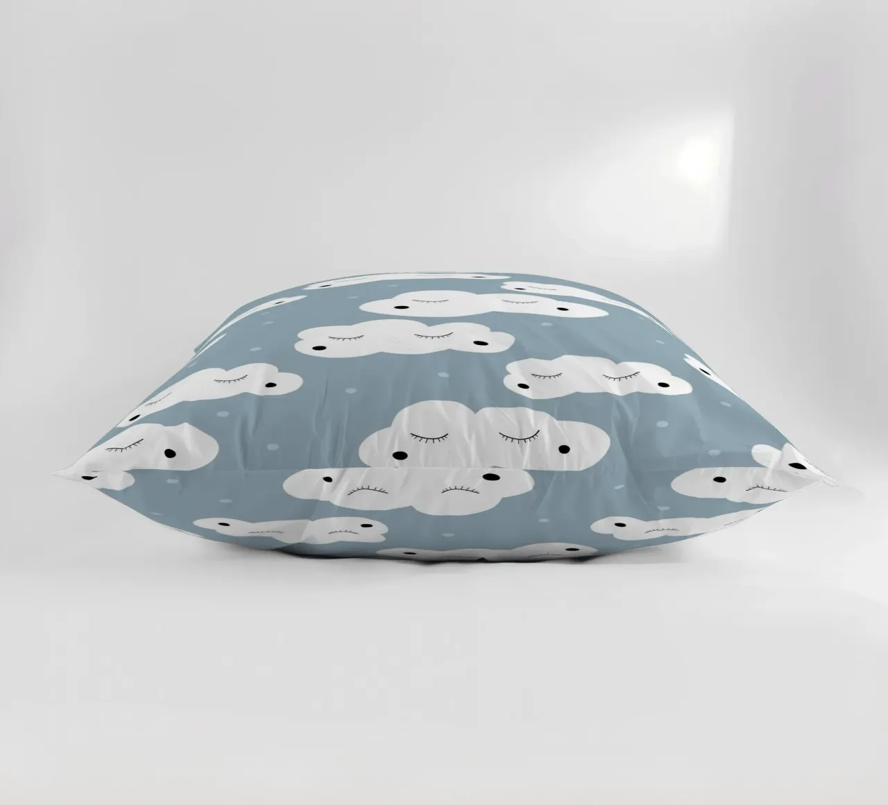 Kleine Wolken cuscino da BAINAI