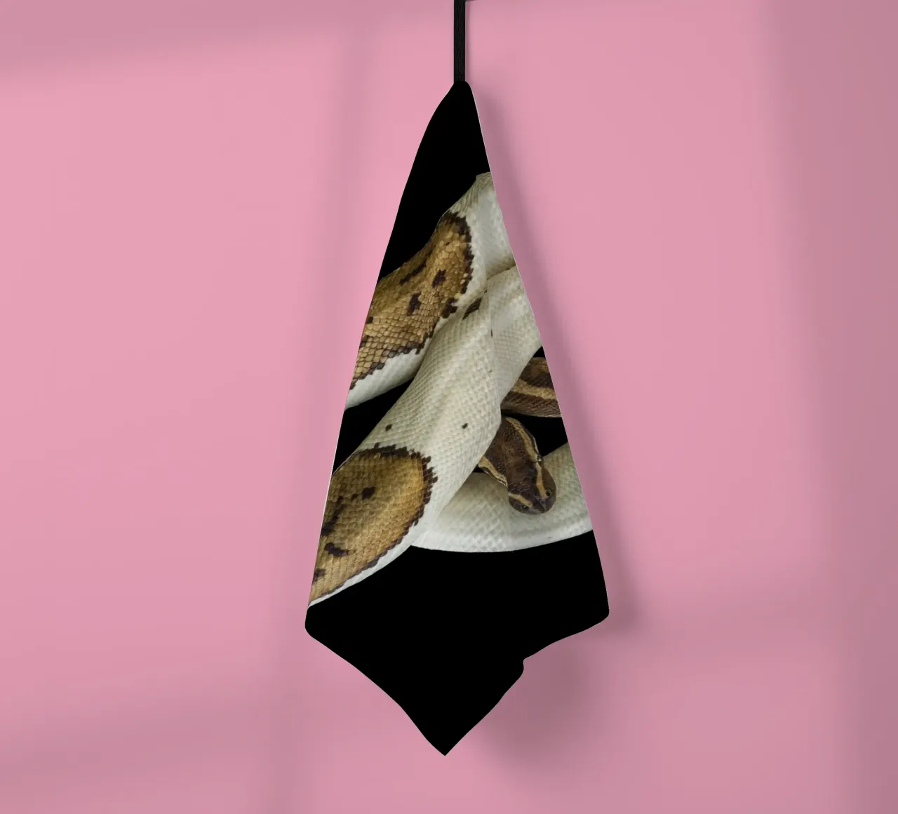 Bruine en witte python theedoek van Curious Collections by Marielle Leenders