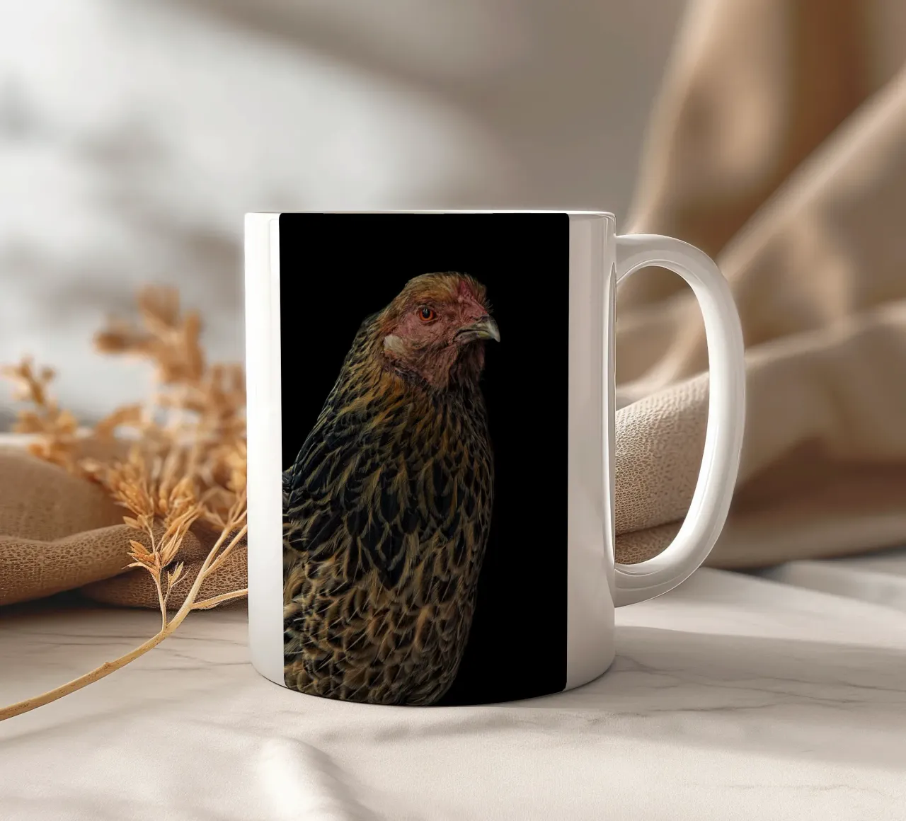 Gallina imponente tazza in ceramica da Curious Collections by Marielle Leenders