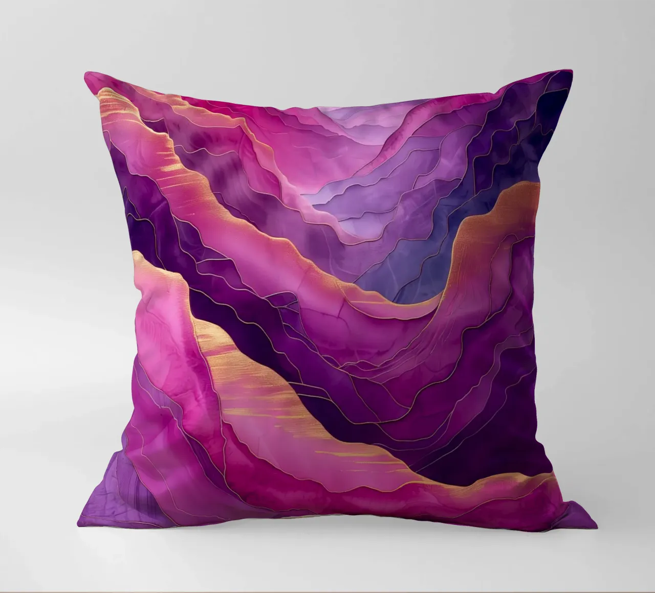 Astrazione di montagne viola cuscino da Justyna Jaszke JBJart