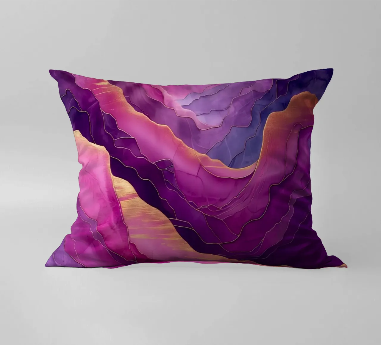 Astrazione di montagne viola cuscino da Justyna Jaszke JBJart