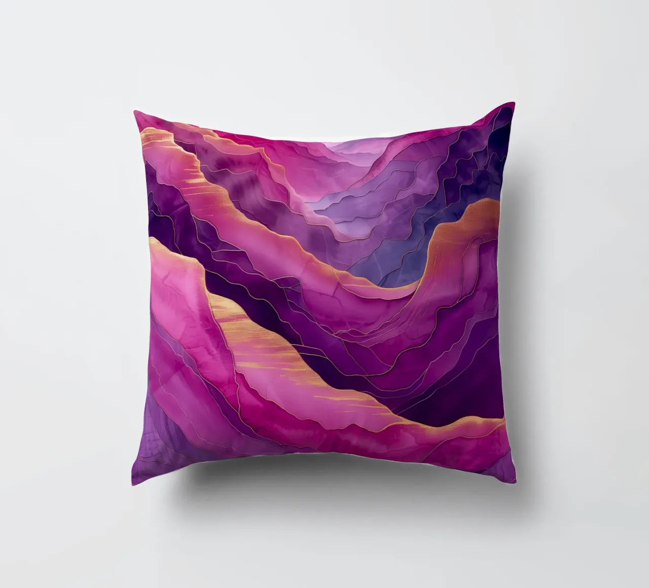 Astrazione di montagne viola cuscino da Justyna Jaszke JBJart