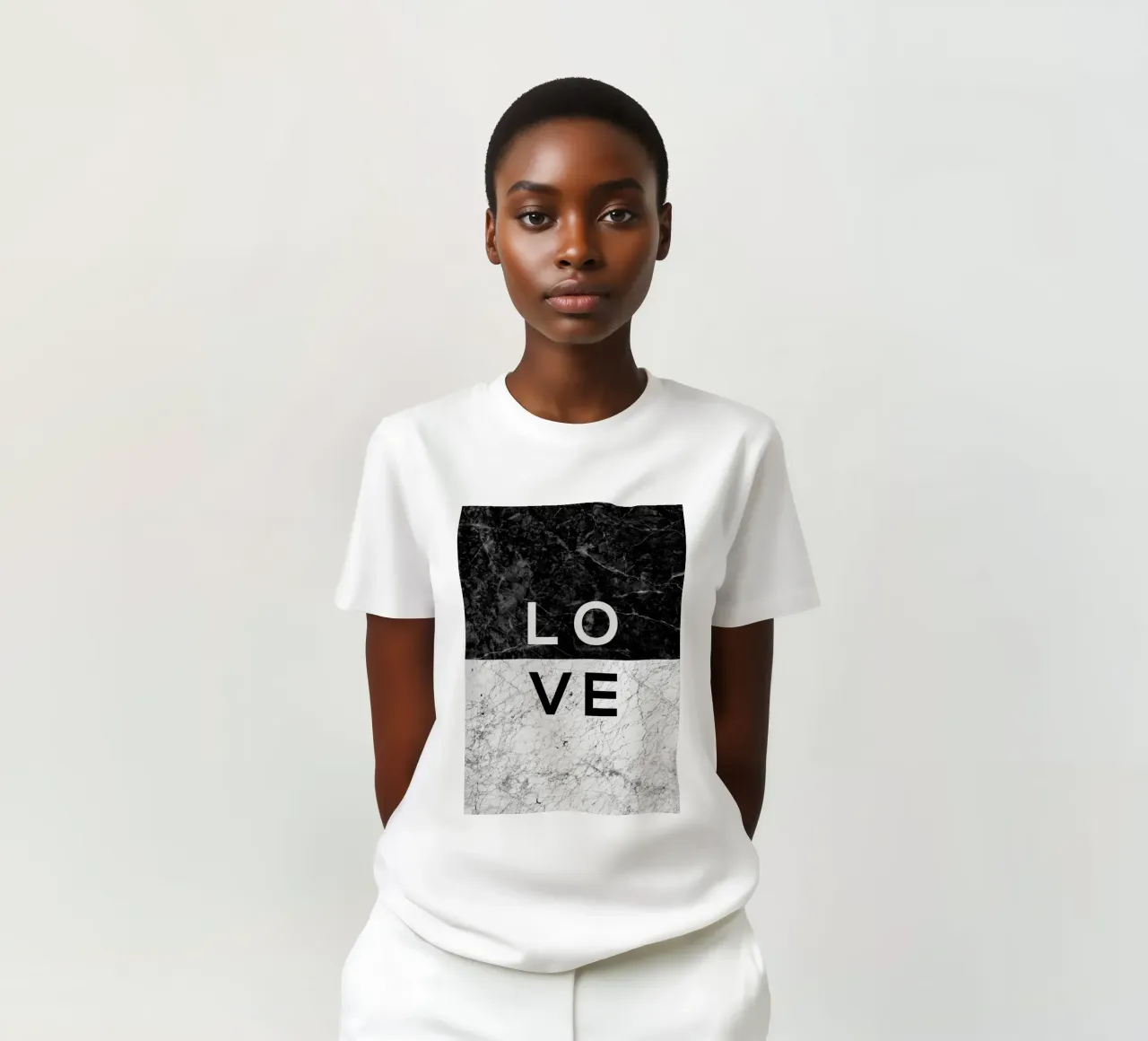 Amore in bianco e nero Citazione t-shirt da Orara Studio