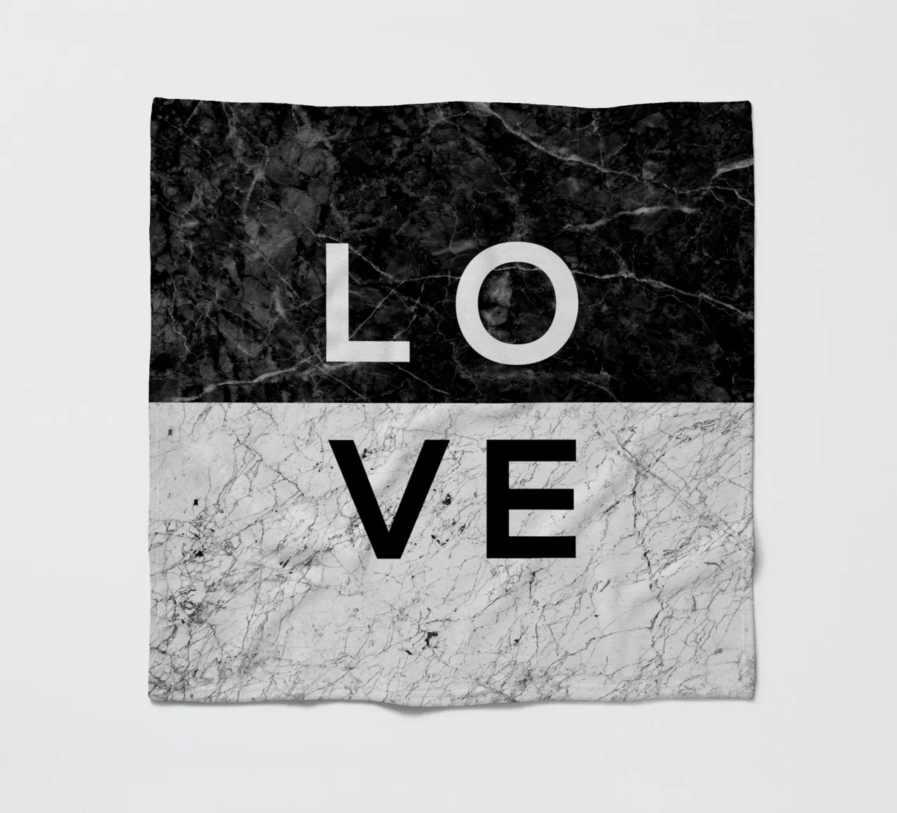 Amore in bianco e nero Citazione coperta in pile da Orara Studio