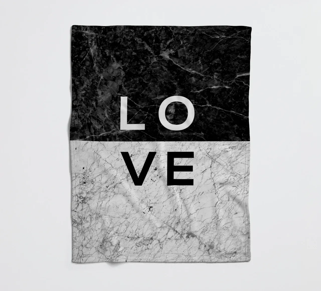 Amore in bianco e nero Citazione coperta in pile da Orara Studio