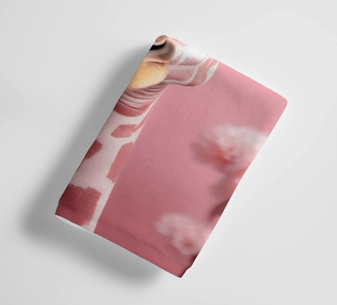 Incantevole Giraffa rosa con fiori | Unico e stravagante asciugamano da bagno da FlexiDesignsByK