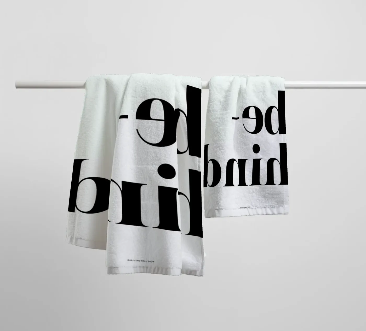 Behind badhanddoek van The Wall Shop