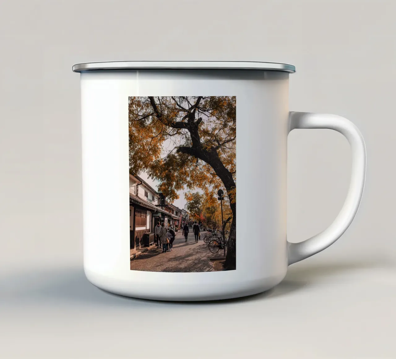 Autumn in Japan - Kurashiki tazza in smalto da Marcel Bisig