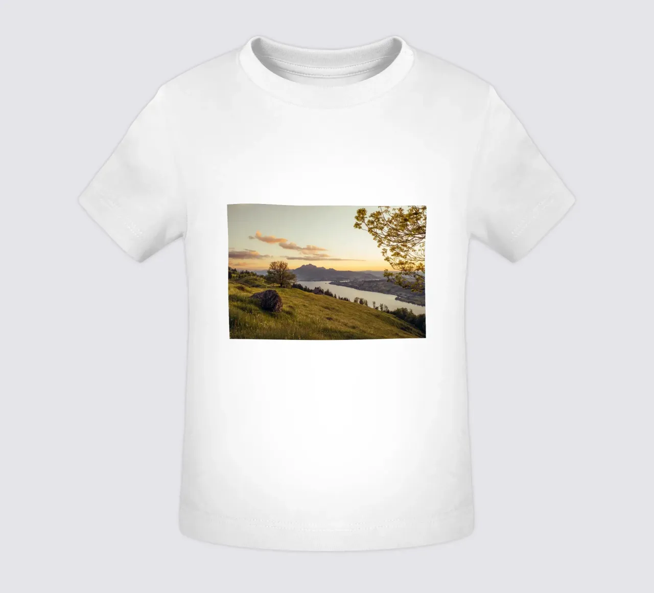 Swiss Mountain Sunset camiseta de bebé de Marcel Bisig
