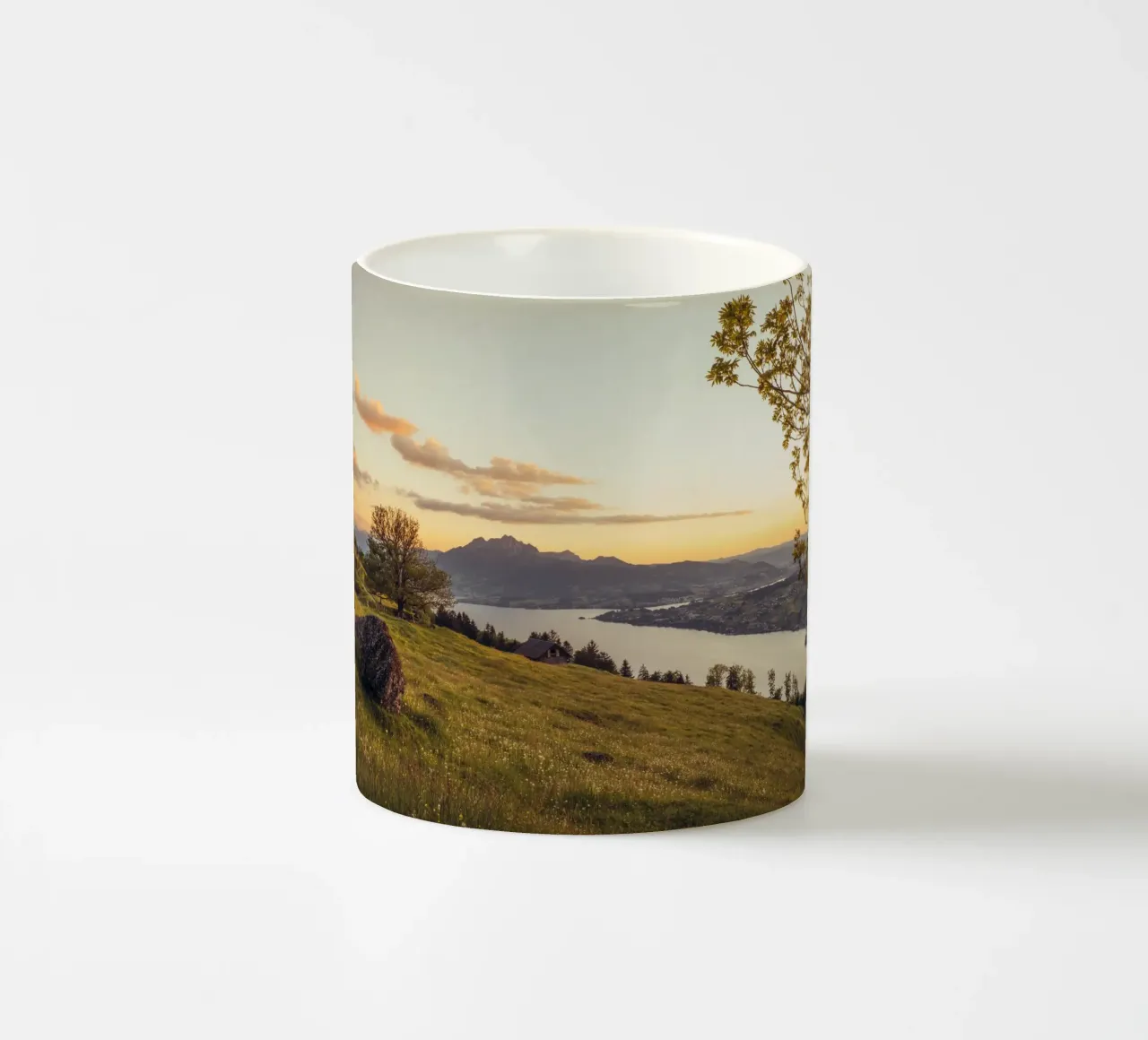 Swiss Mountain Sunset tazza in ceramica da Marcel Bisig