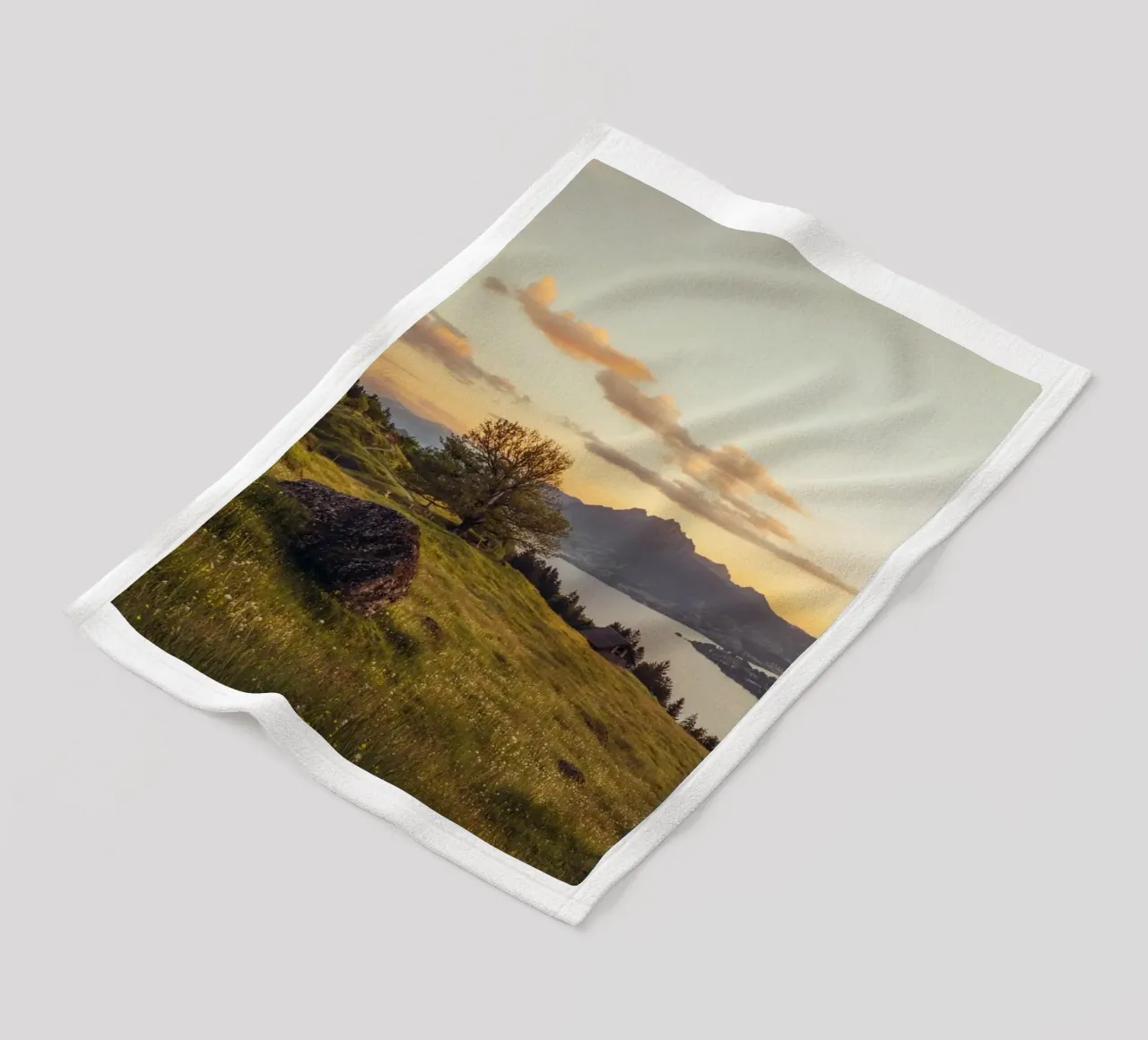 Swiss Mountain Sunset coperta in pile da Marcel Bisig
