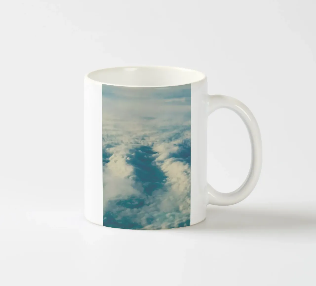 Cloud Sea tazza in ceramica da Leah Flores