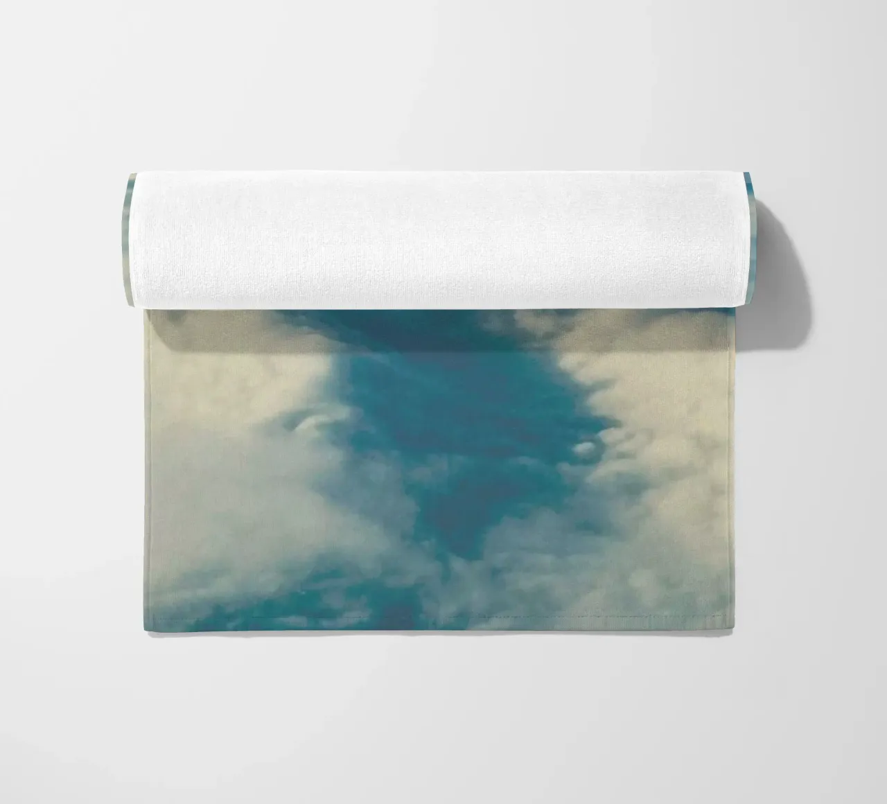 Cloud Sea telo mare da Leah Flores