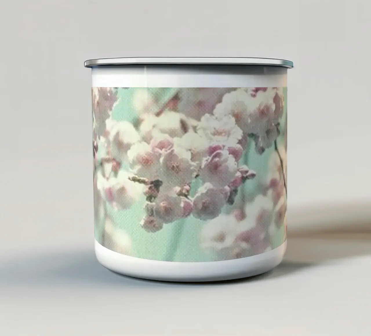 Happy Spring tazza in smalto da Monika Strigel