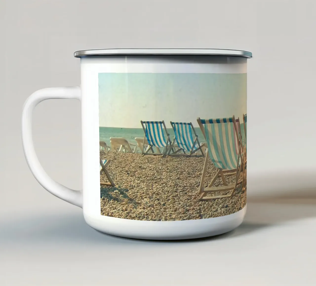 Una vista sul mare tazza in smalto da Cassia Beck Photography