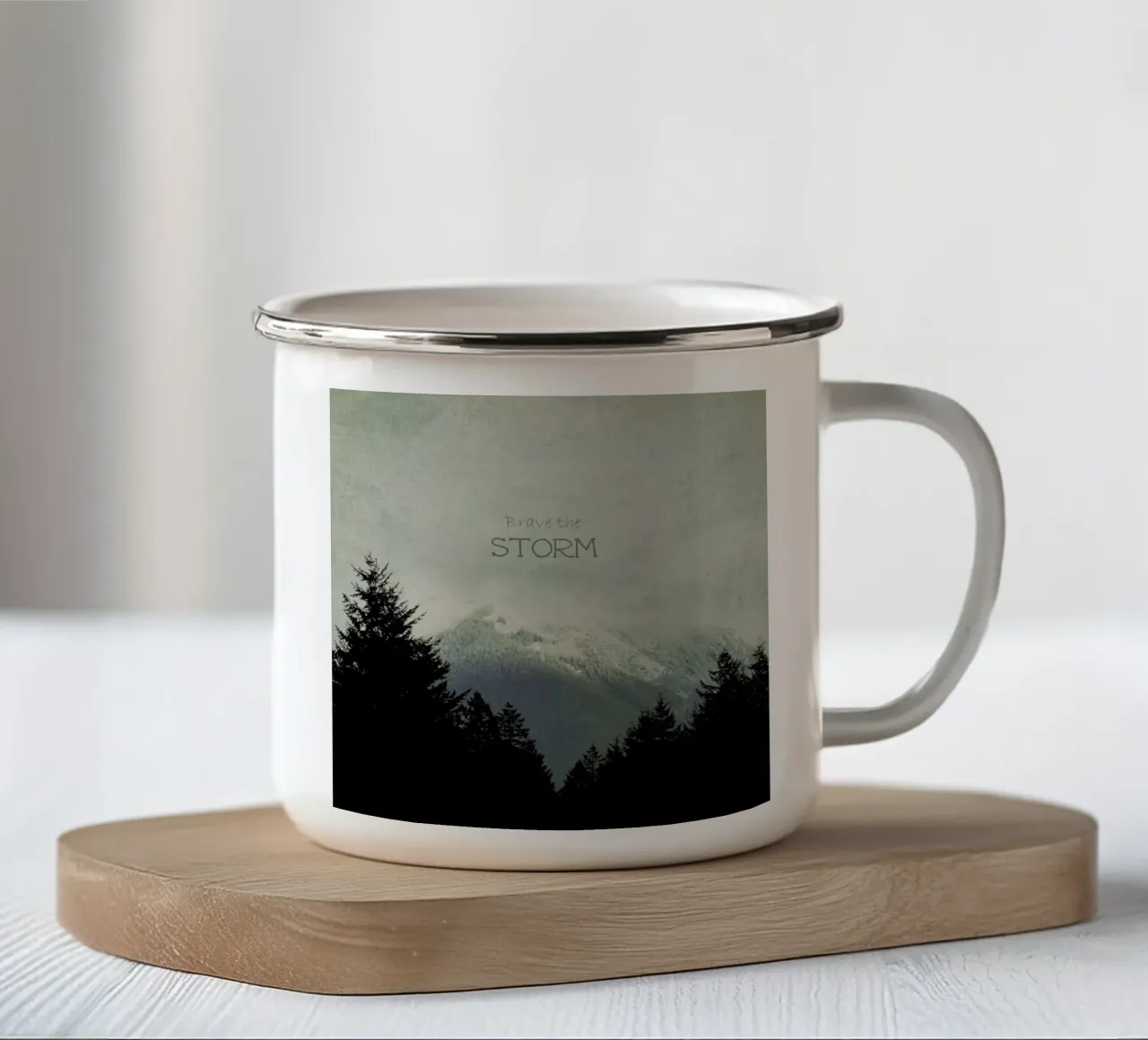 Brave the Storm tazza in smalto da Robin Delean