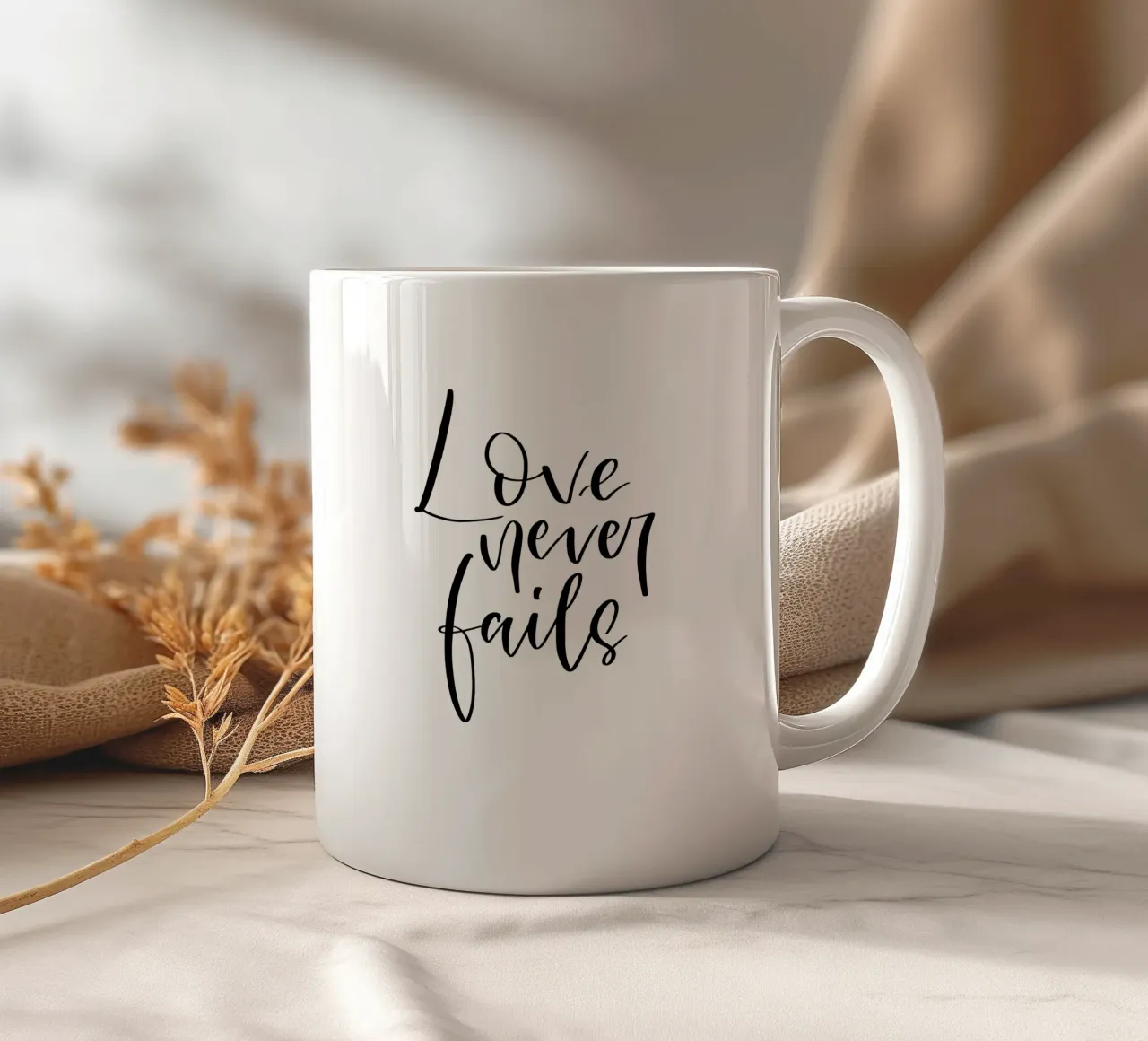Love never fails tazza in ceramica da julianas.letterei