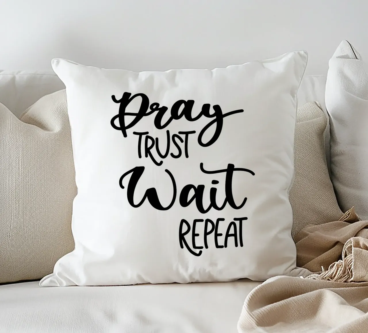 Pray trust wait repeat cuscino da Letters of Love