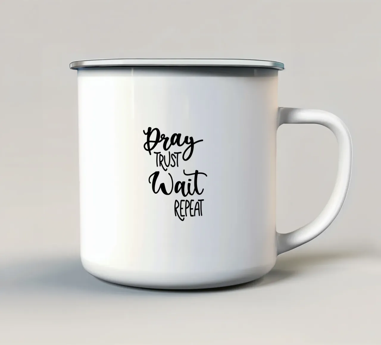 Pray trust wait repeat tazza in smalto da Letters of Love