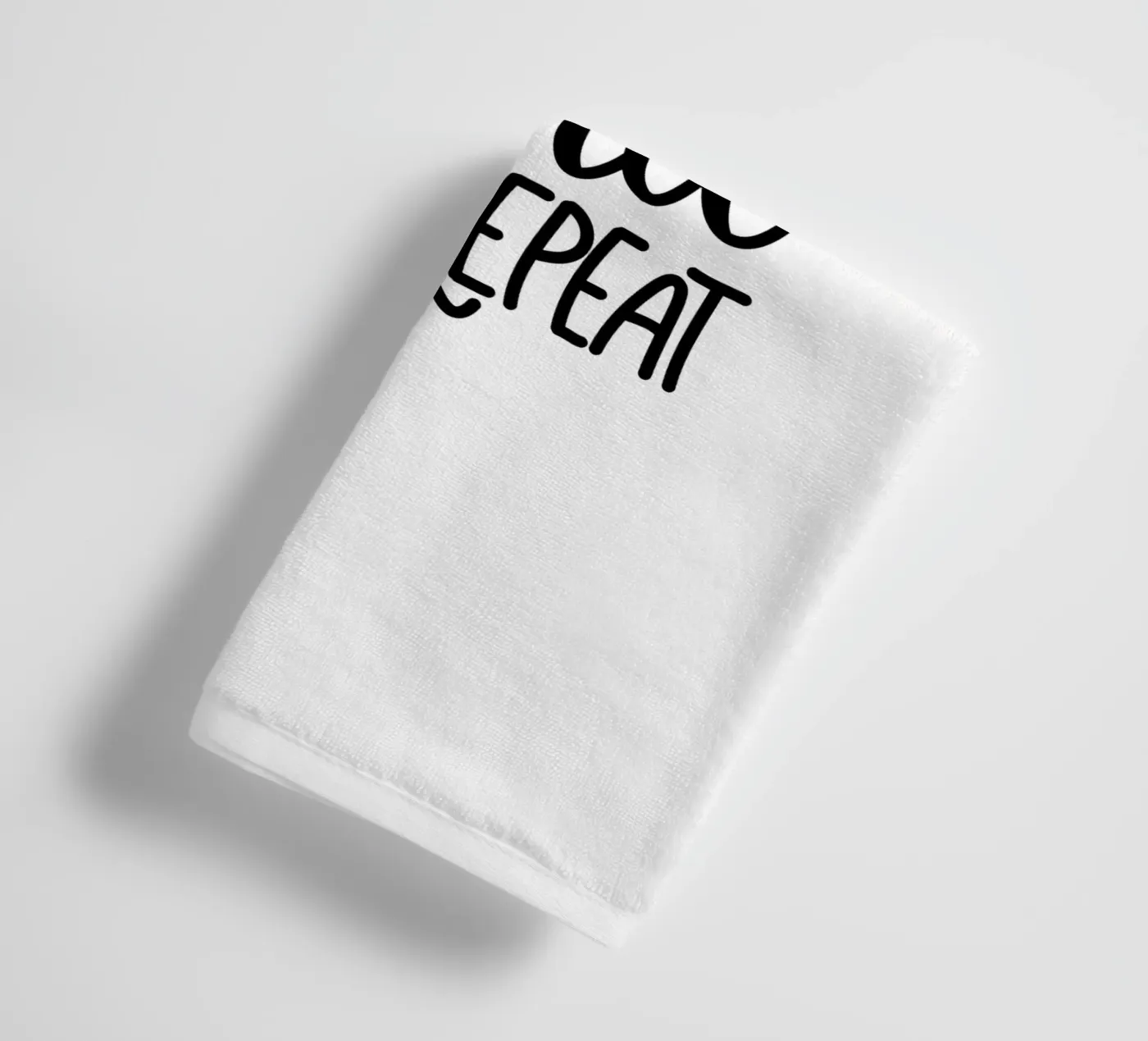 Pray trust wait repeat badhanddoek van Letters of Love