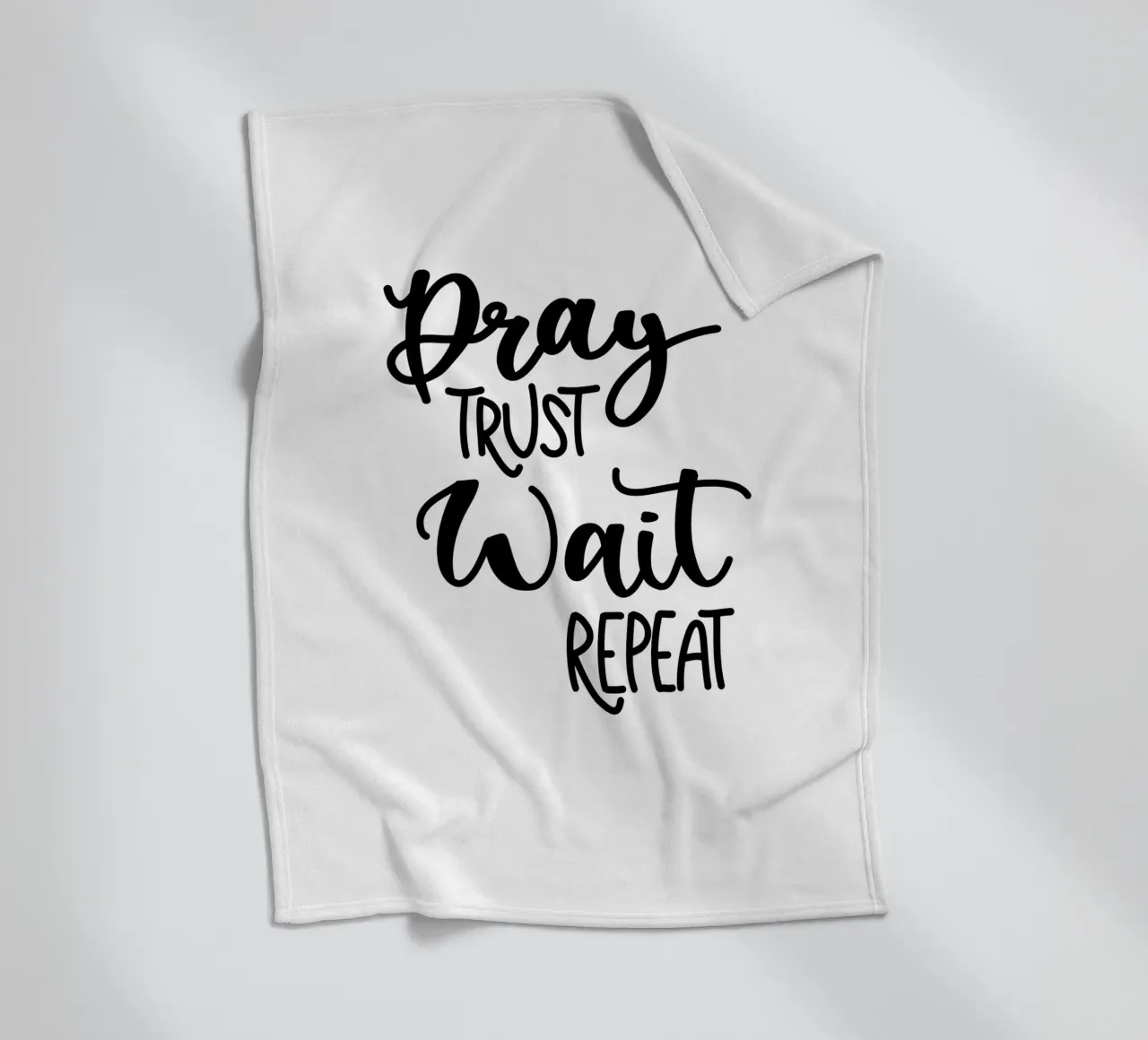 Pray trust wait repeat coperta in pile da Letters of Love