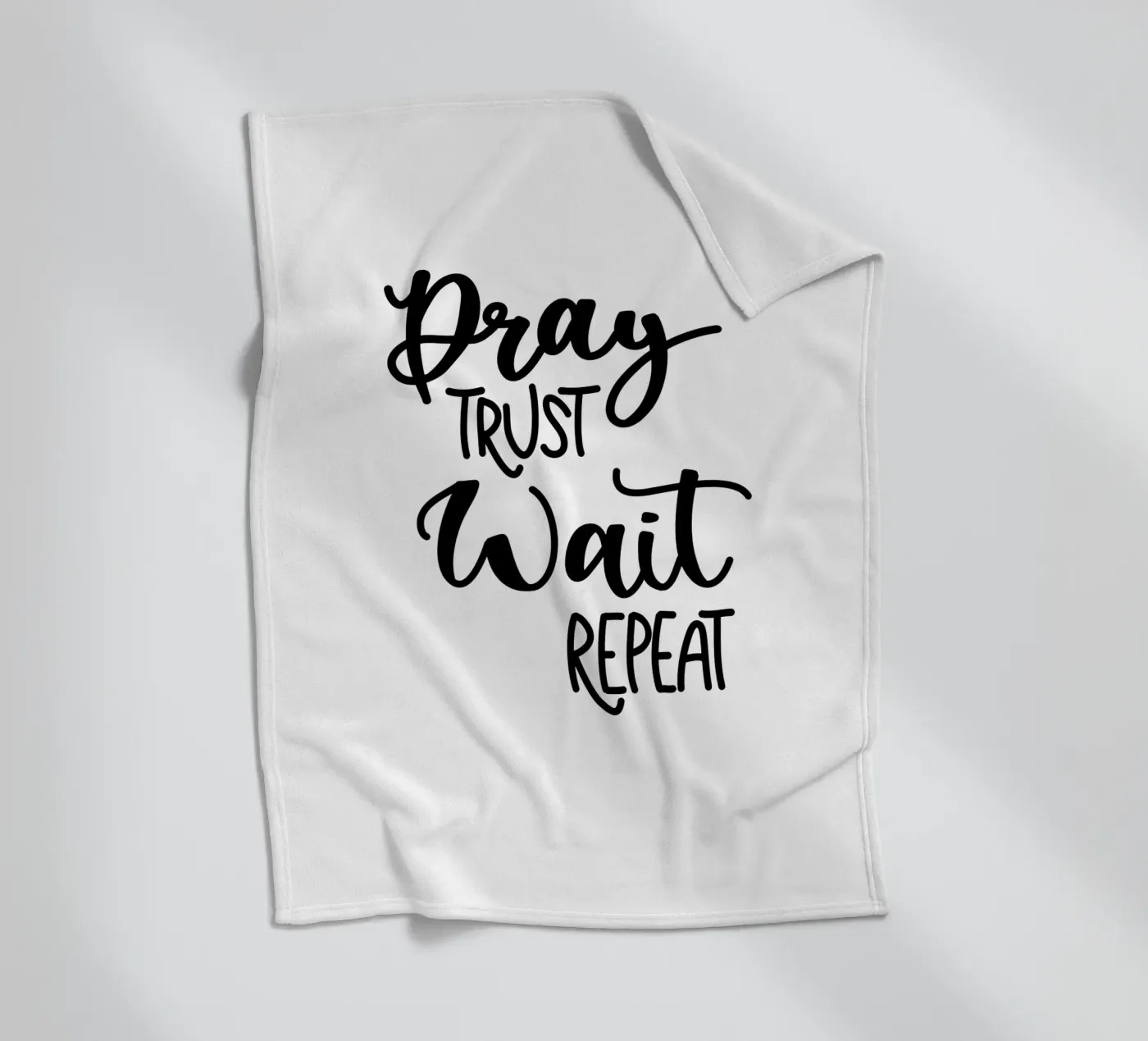 Pray trust wait repeat Fleecedecke von Letters of Love