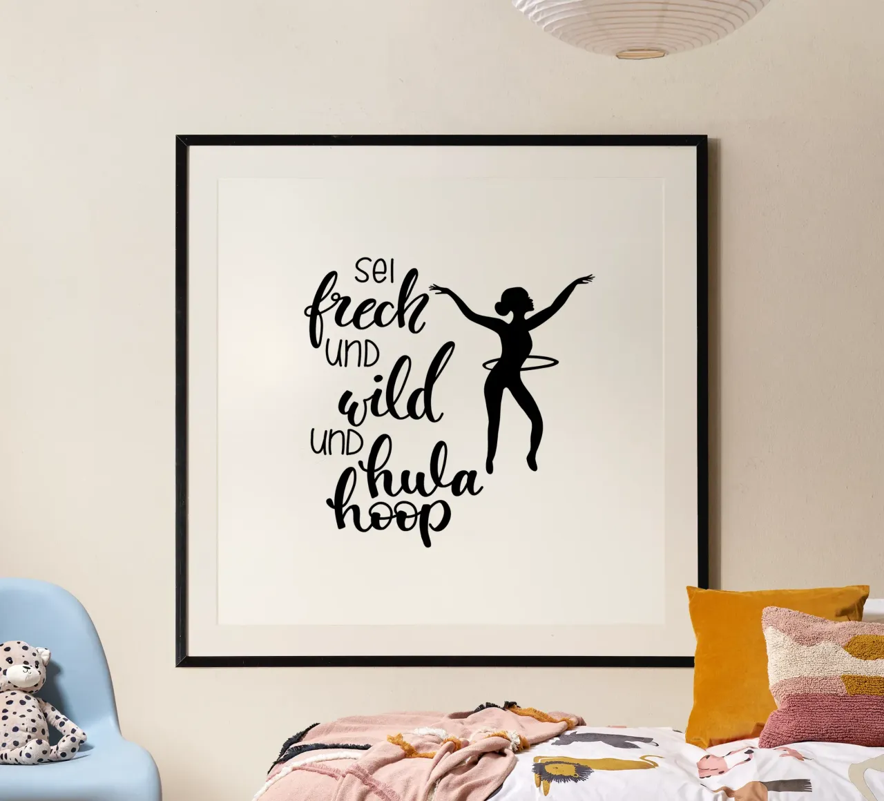 Hula Hoop Tänzerin poster con telaio in plastica da Letters of Love