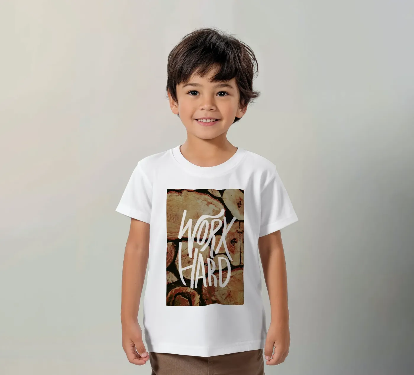 Work Hard Kinder T-Shirt von Leah Flores