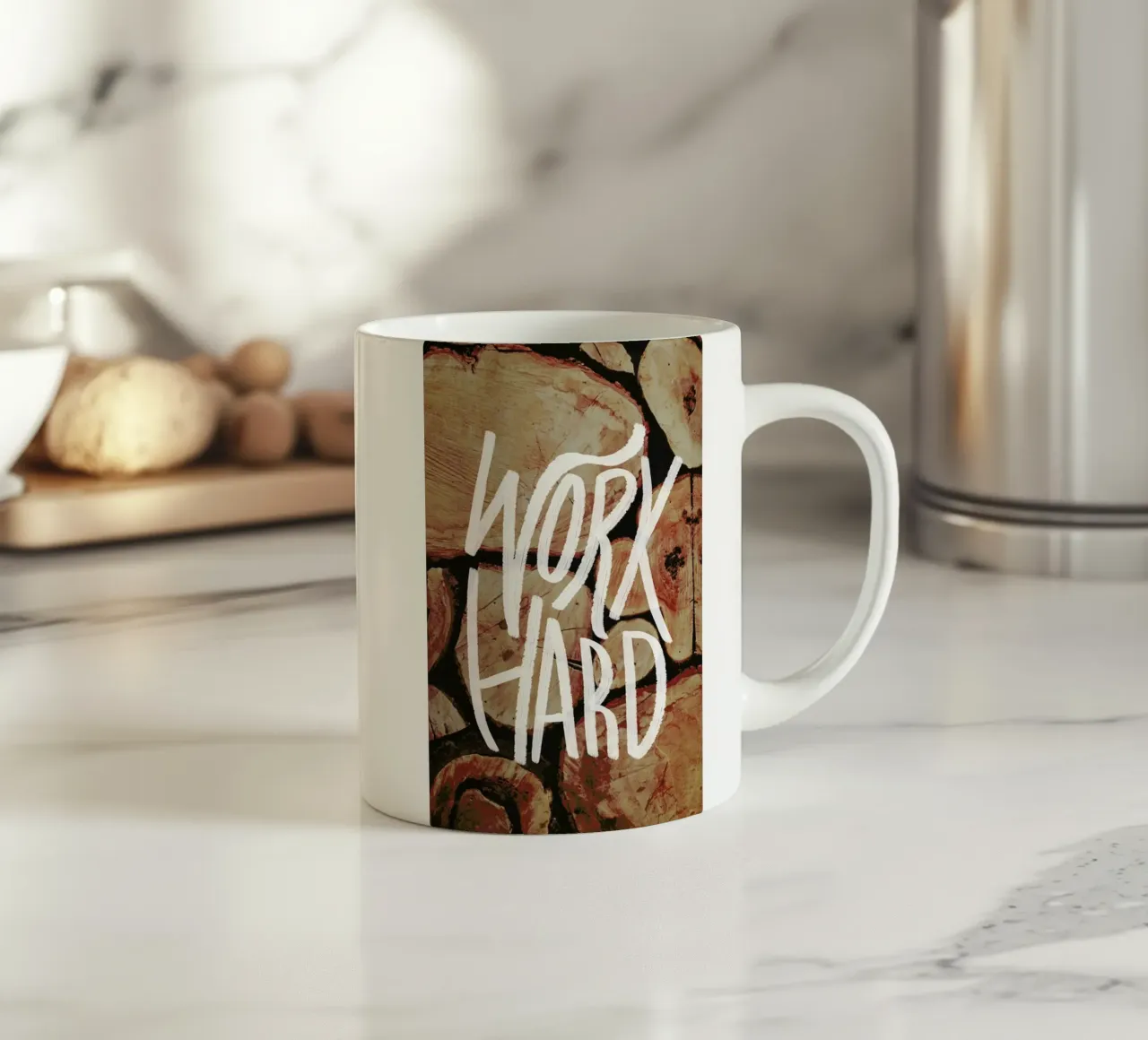 Work Hard tazza in ceramica da Leah Flores