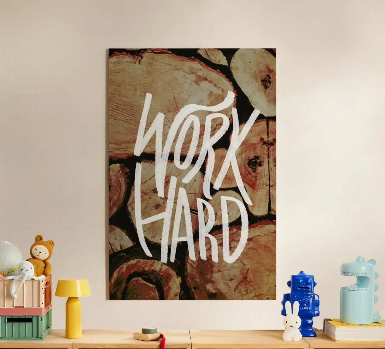 Work Hard plexiglass da Leah Flores