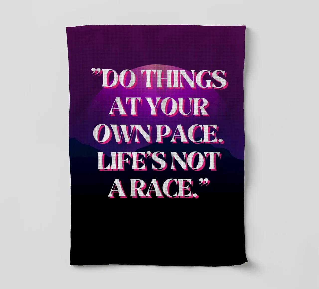 Tun Sie die Dinge in Ihrem eigenen Tempo Geschirrtuch von inspirational quote